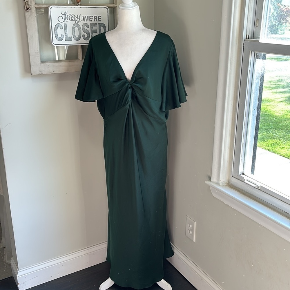 Showpo. AMARTINA MIDI V NECK TWIST BODICE FLUTTER SLEEVE DRESS FOREST GREEN NWT - Picture 5 of 16